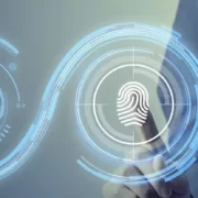 O que é controle de acesso biométrico: veja exemplos e produtos